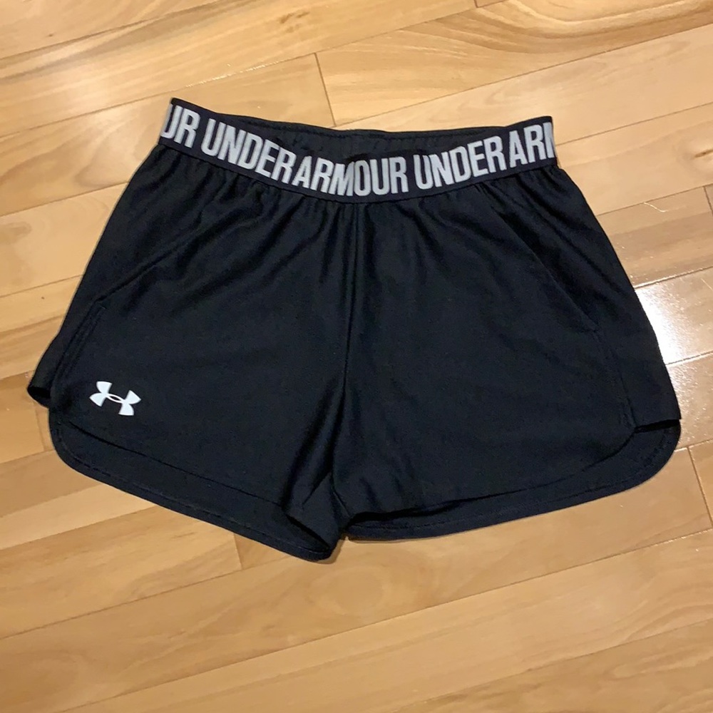 🌟HP🌟EUC Under Armour Black athletic shorts - size XS